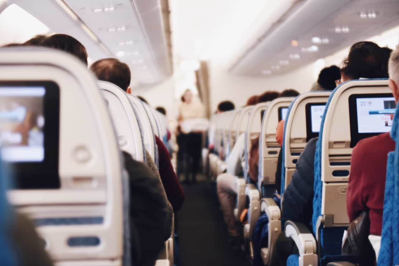Ohrenschmerzen beim Fliegen: So geht Druckausgleich beim Flug
