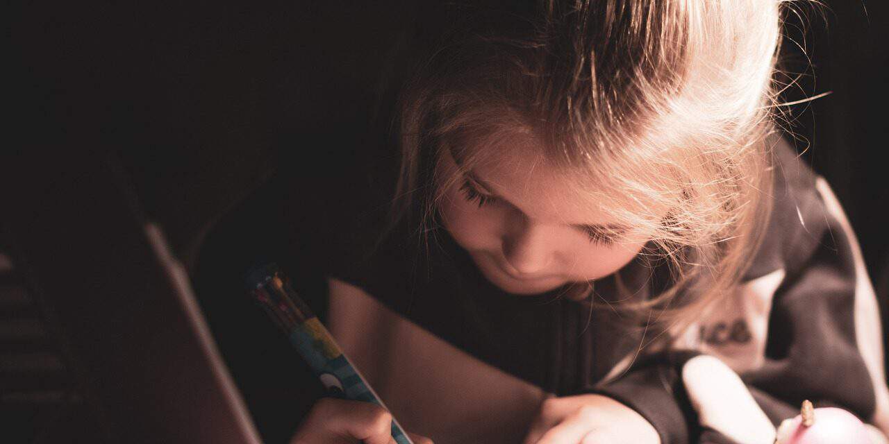 Hausaufgaben ohne Stress: so helfen Sie Ihrem Kind